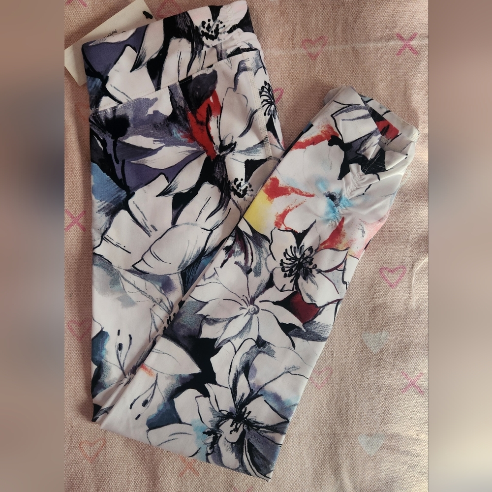 NWT SM White Print Active Legging